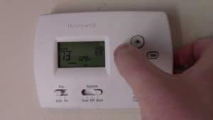 honeywell thermostat flashing return