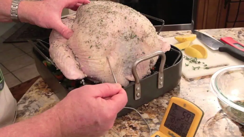 Considerations when inserting the meat thermometer into the turkey