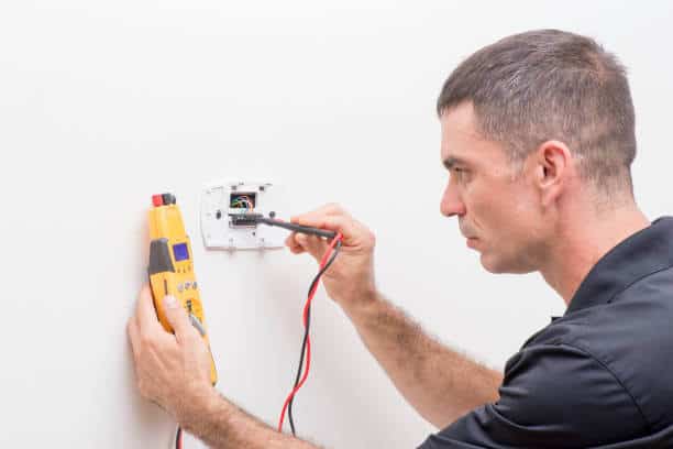 Steps how to troubleshoot thermostat red light flashing or staying on